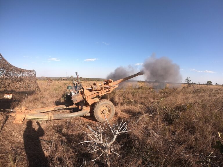 Obuseiro 105mm L118 LIGHT GUN (52491084095)